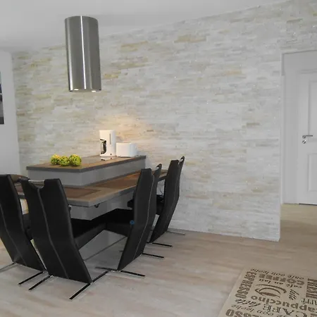 Hochwertig Eingerichtete Mit Balkon Apartment
