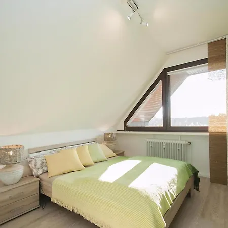 公寓 Hochwertig Eingerichtete Mit Balkon