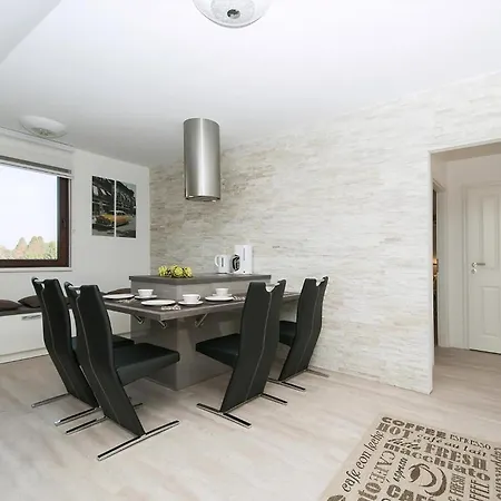Hochwertig Eingerichtete Mit Balkon 公寓 Halstenbek